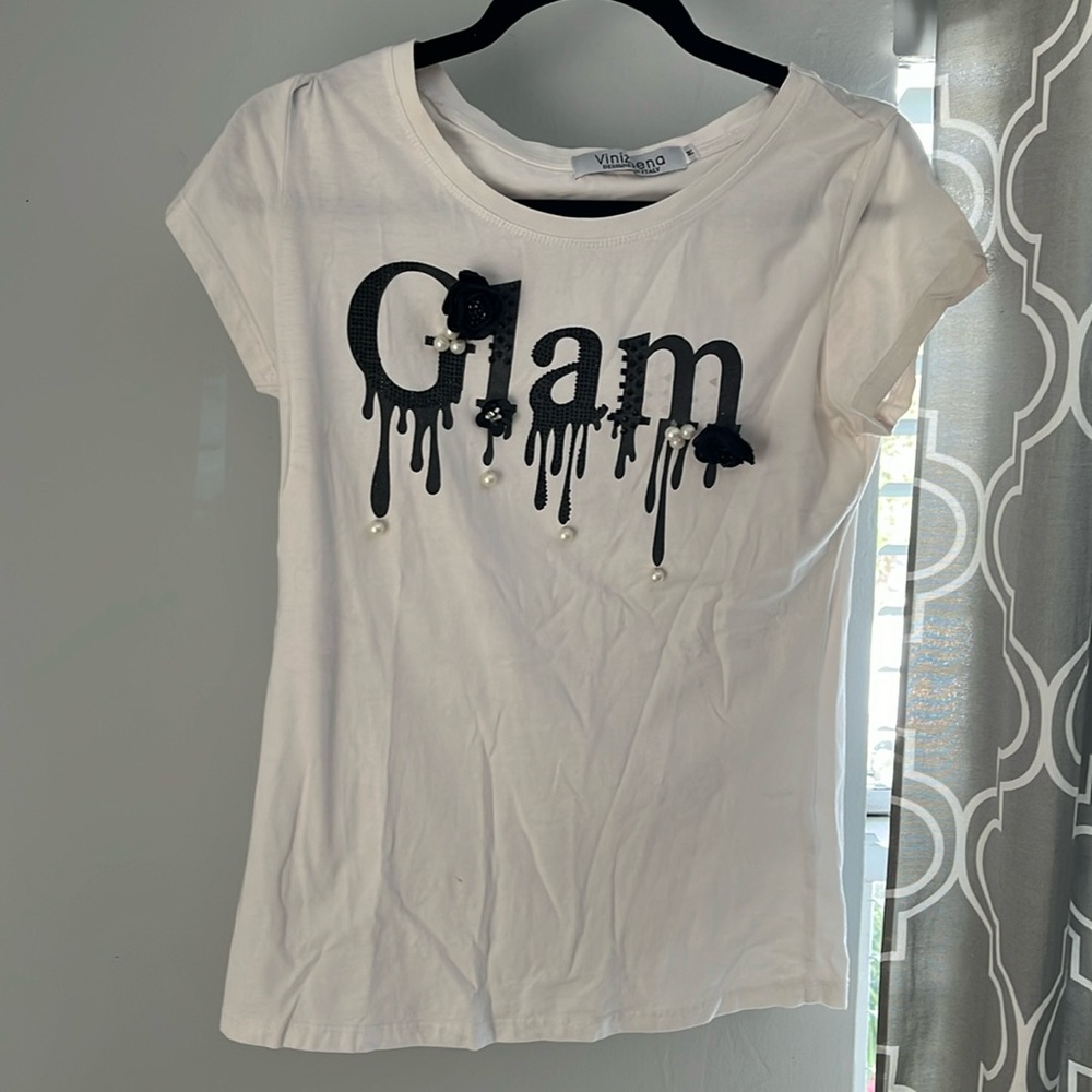 TEE shirt white with black flowers and pearly white beads sewn. Size M.